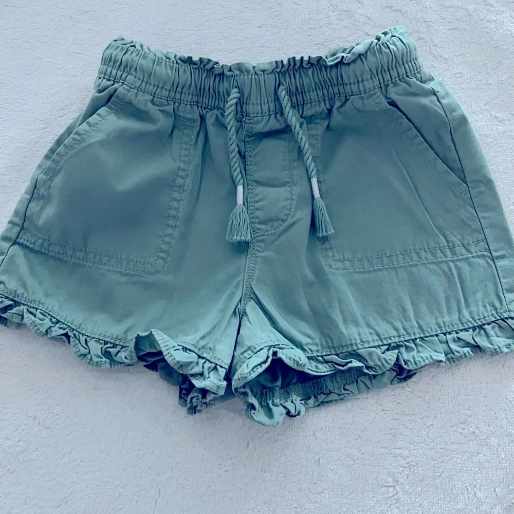 Gap elastic waist draw string ruffle bottom shorts